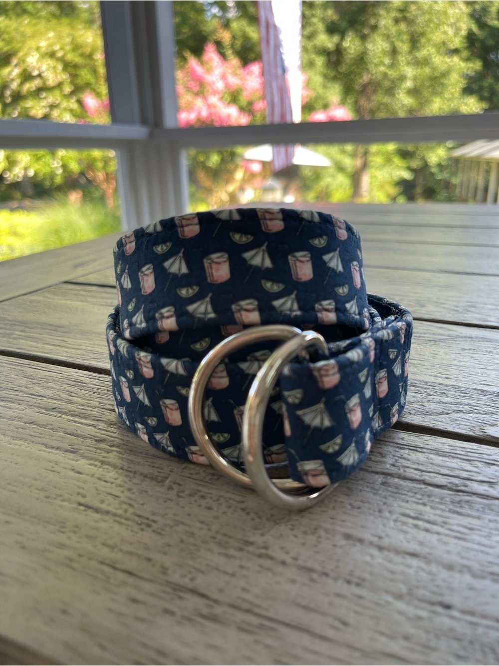 Vineyard Vines Unisex Navy D-Ring Belt  Cocktail & Umbrella Print size Large